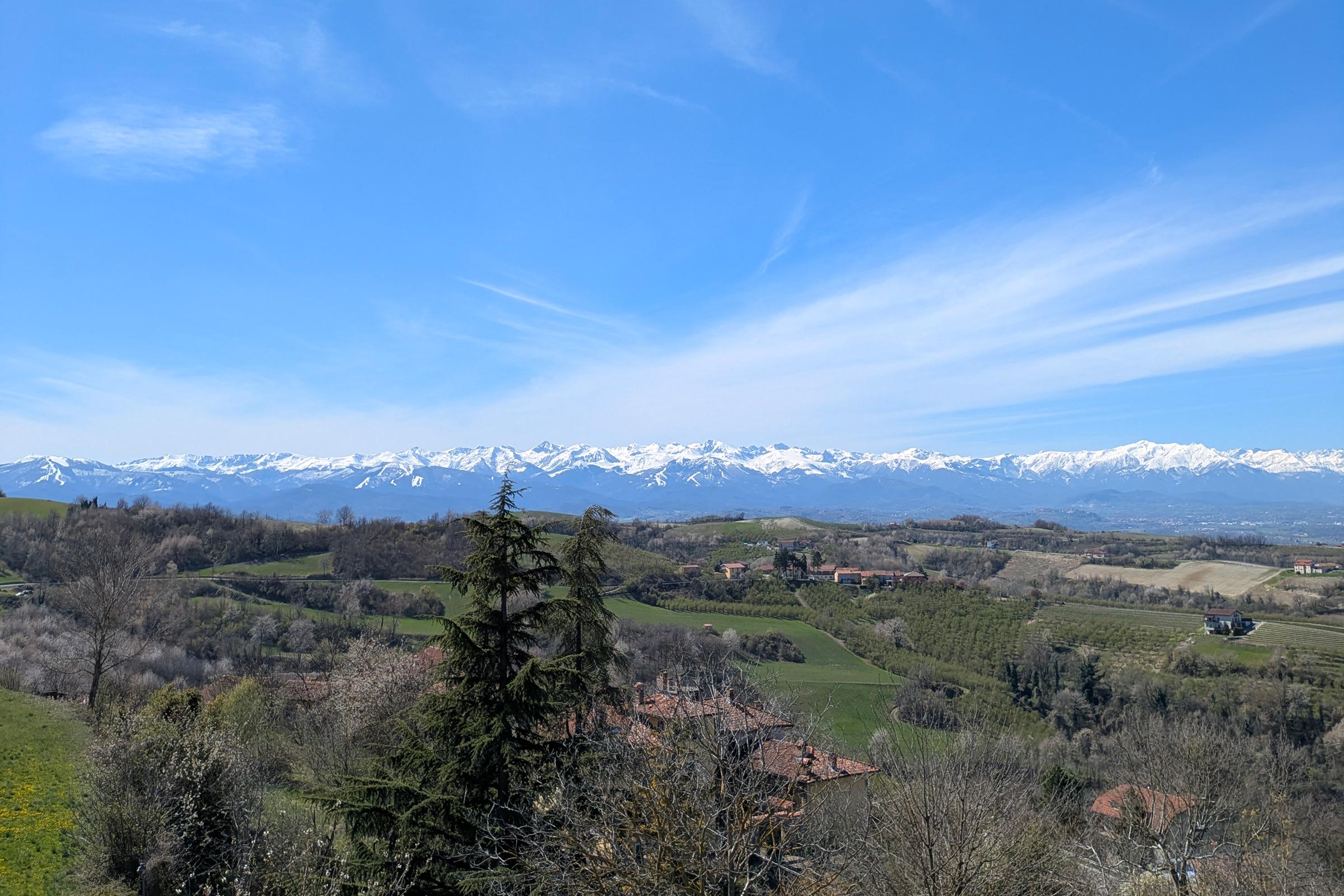 Blick über die Alta Langa