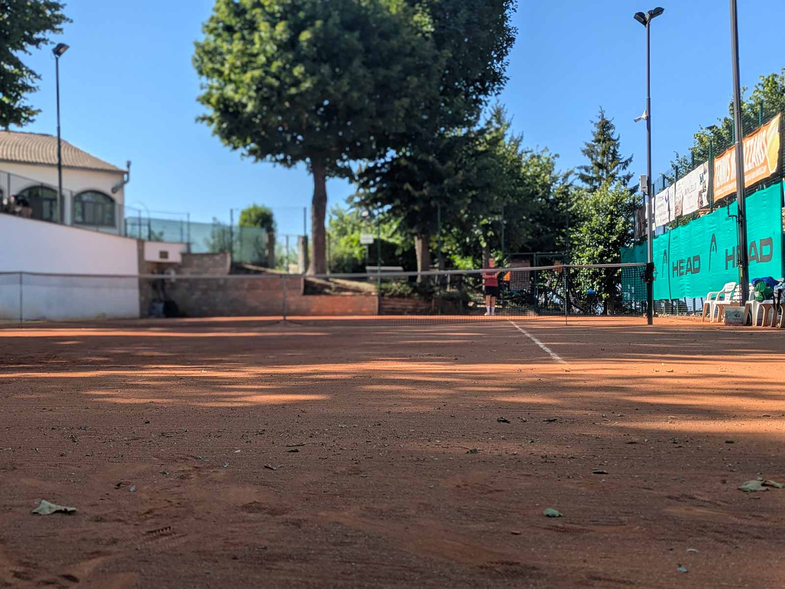 Vista del campo da tennis di Murazzano
